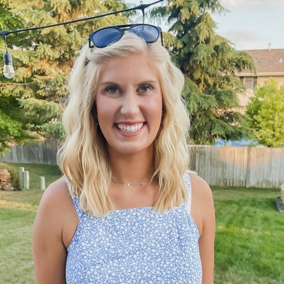 Meet your Posher, Stefanie - Picture 1 of 1